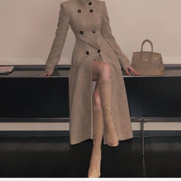 Double Breasted Fitted Coat - Picture 3 of 7